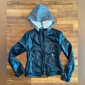 New look brand size small jacket. Looks and feels like leather! Never worn!